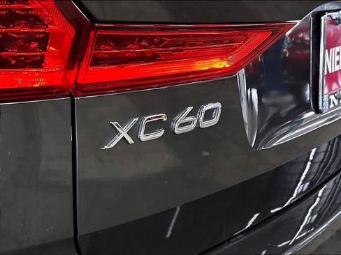 Used 2019 Volvo XC60 T5 Inscription FWD image 26