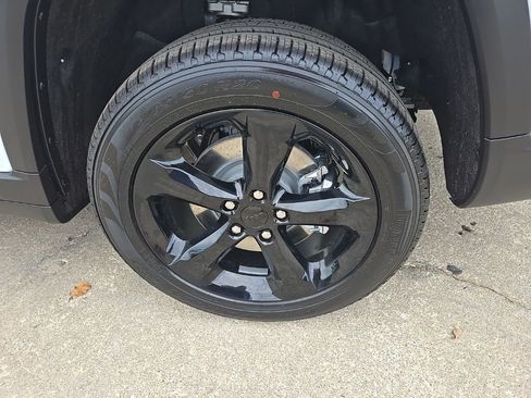 New 2025 Jeep Grand Cherokee L Limited w/ Luxury Tech Group II image 23