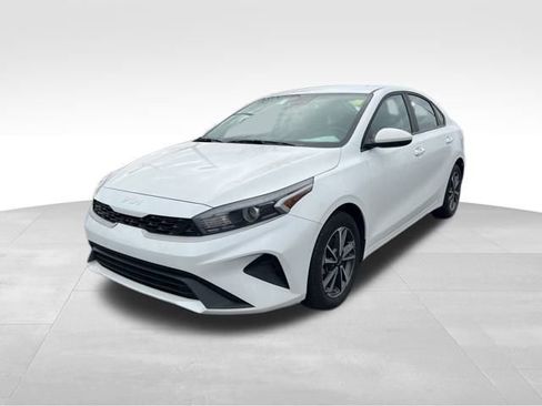 Certified 2024 Kia Forte LXS image 4