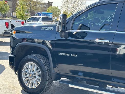 Used 2021 Chevrolet Silverado 3500 High Country AWD/4WD image 3