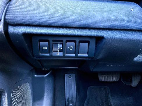 Used 2022 Subaru Outback Premium image 34