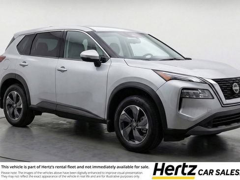 Used 2025 Nissan Rogue SV image 1