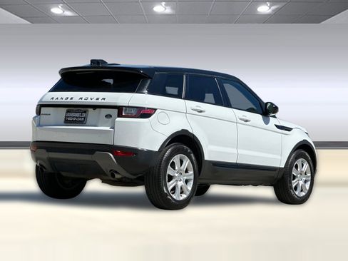 Used 2018 Land Rover Range Rover Evoque SE image 8
