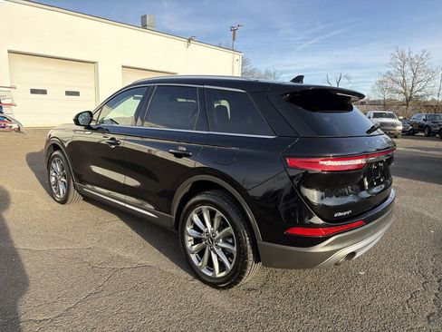 Certified 2022 Lincoln Corsair AWD w/ Premium Package image 3