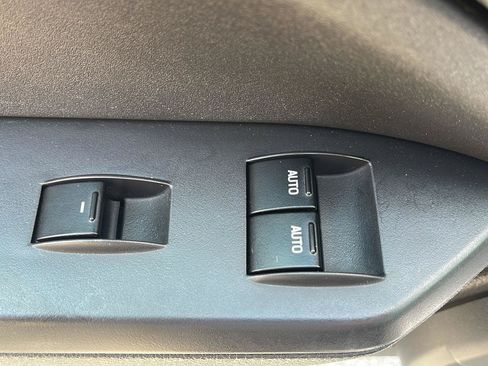 Used 2006 Ford Mustang GT Premium RWD image 12