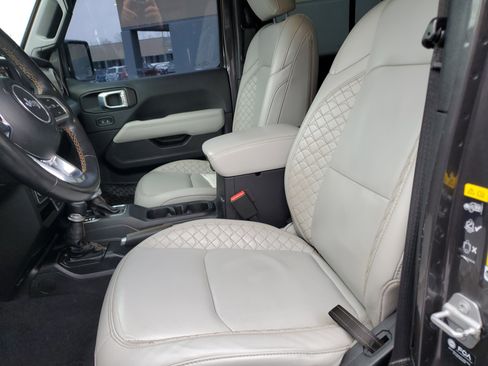 Certified 2021 Jeep Gladiator Overland image 26