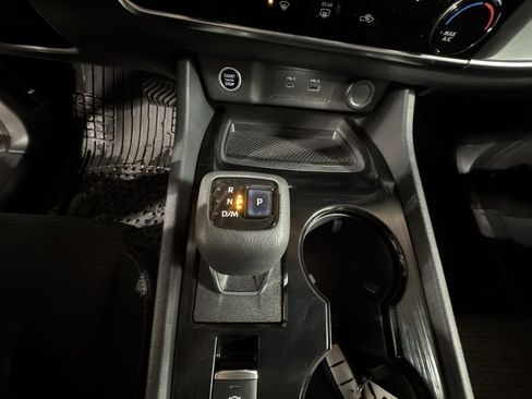 Used 2021 Nissan Rogue S image 25