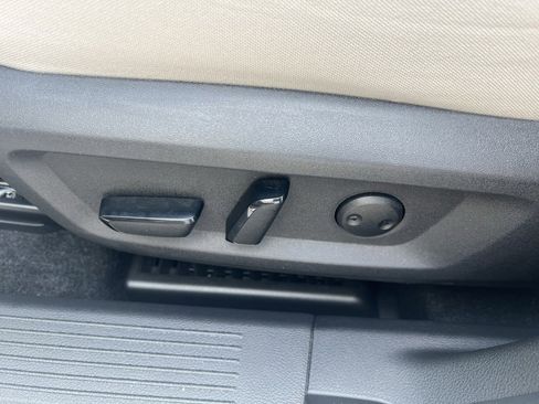 Used 2023 Nissan Rogue SV image 16