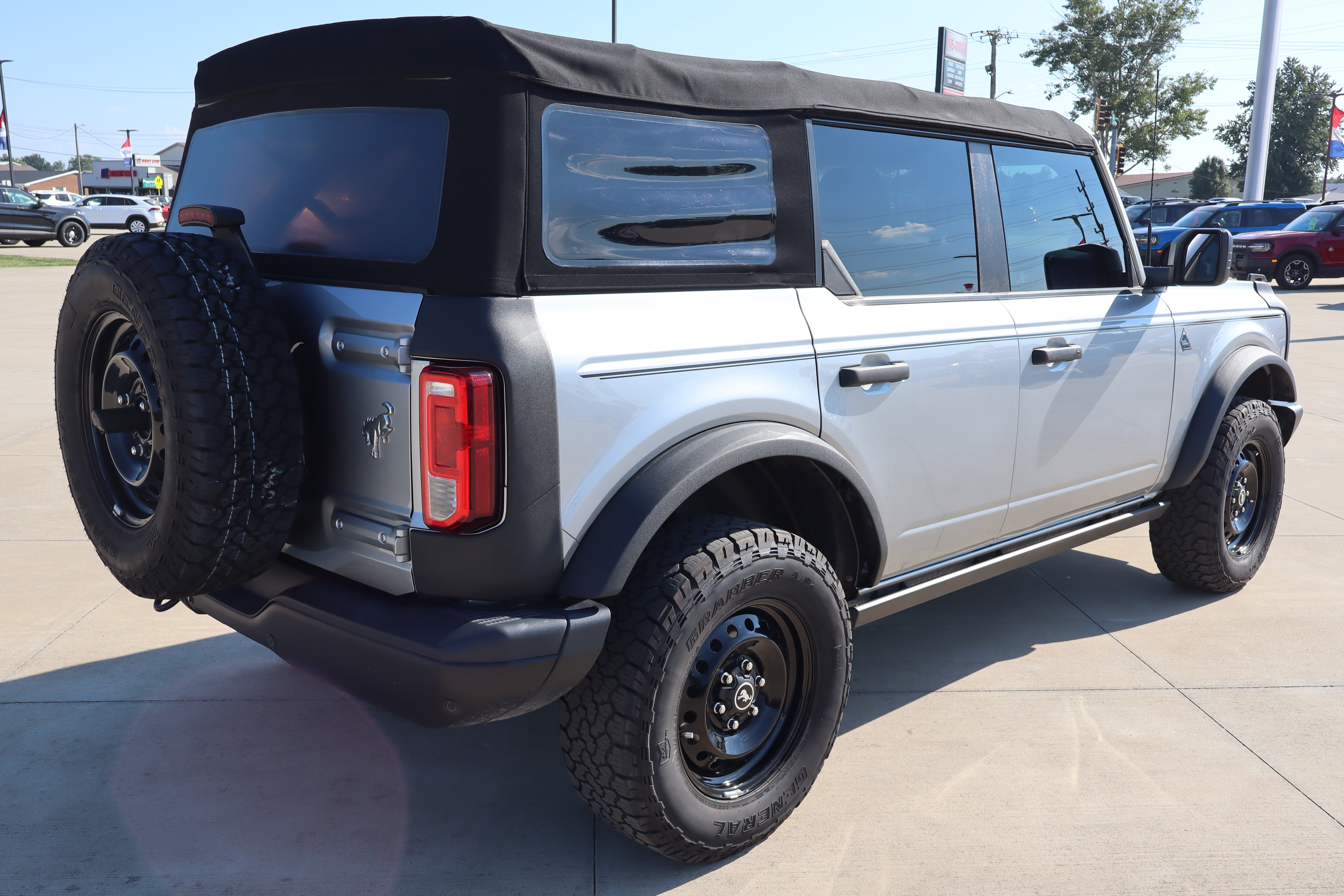 Used 2022 Ford Bronco Black Diamond AWD/4WD image 6