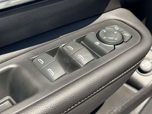 Used 2022 GMC Terrain SLT w/ Infotainment Package II AWD/4WD image 15
