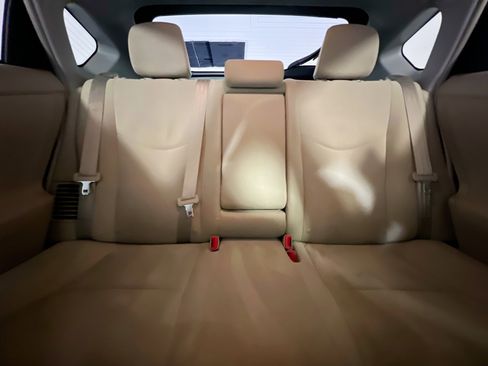 Used 2015 Toyota Prius Two image 33