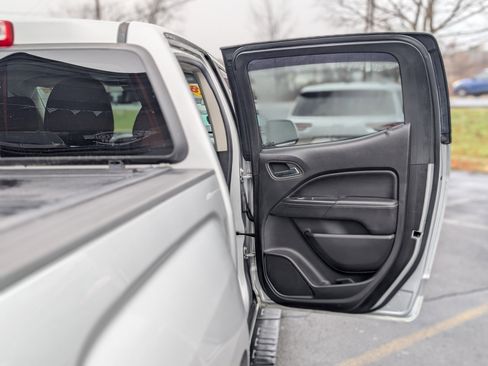 Used 2018 GMC Canyon SLE w/ SLE Convenience Package image 38