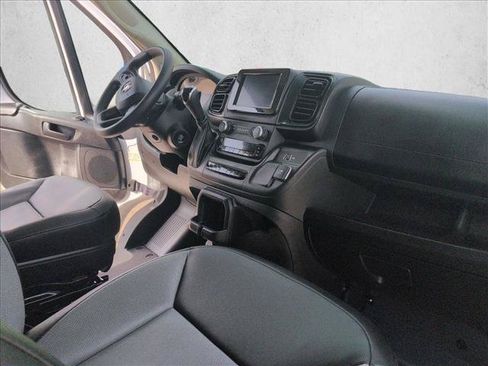 Used 2025 RAM ProMaster 2500 w/ Convenience Group FWD image 18
