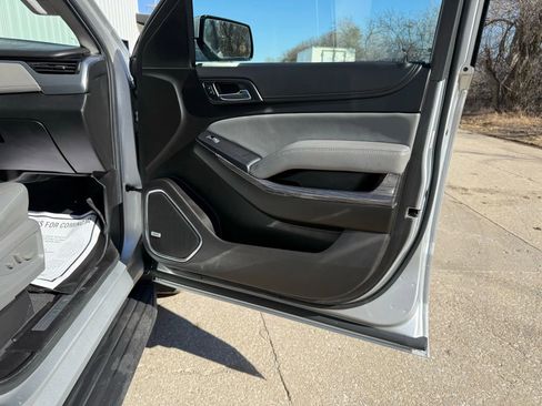 Used 2019 Chevrolet Suburban LT w/ Max Trailering Package image 8