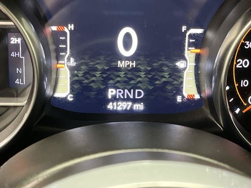 Used 2022 Jeep Wrangler Unlimited Sahara w/ Cold Weather Group AWD/4WD image 15