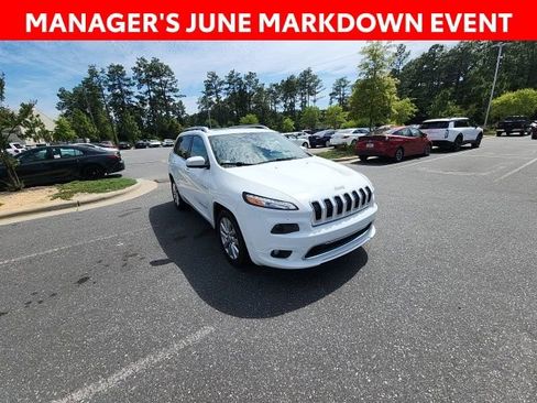 Used 2017 Jeep Cherokee Overland w/ Technology Group FWD image 3