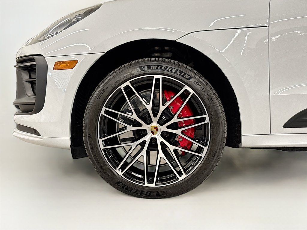 Used 2022 Porsche Macan GTS AWD/4WD image 32