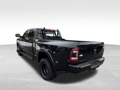 Used 2021 RAM 3500 Laramie w/ Night Edition image 11