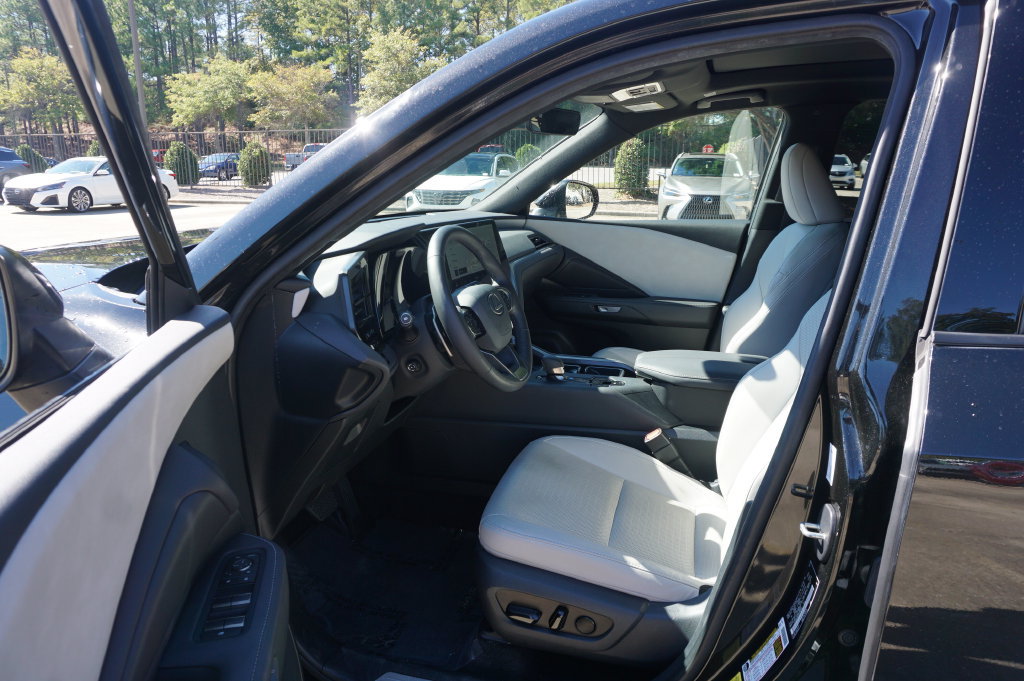 Used 2024 Lexus TX 350 FWD w/ Captains Chair Package image 2