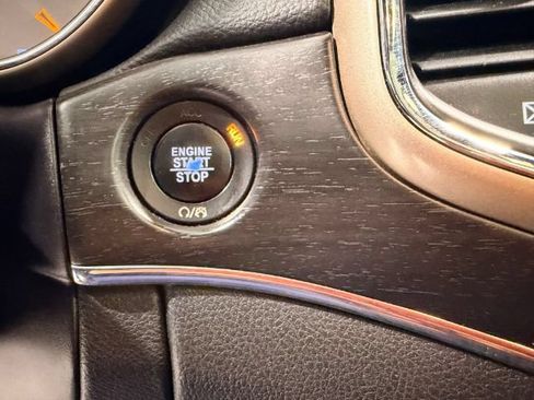 Used 2017 Jeep Grand Cherokee Limited w/ Luxury Group II AWD/4WD image 28