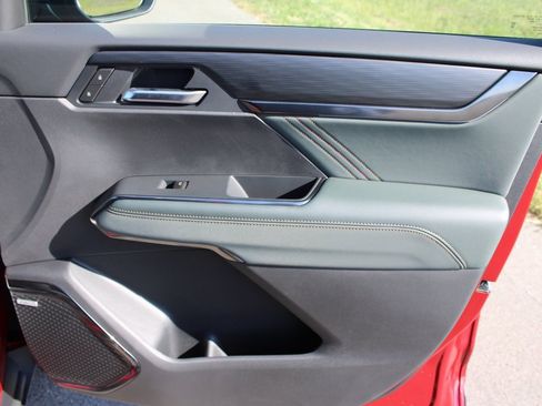 New 2025 GMC Acadia AT4 w/ Super Cruise Package image 18