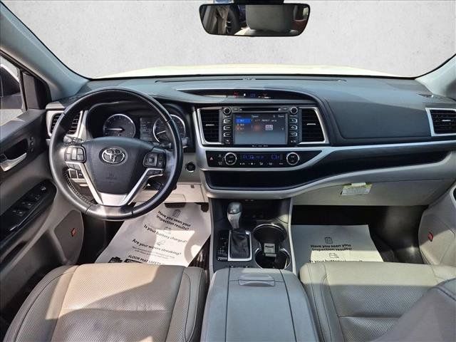Used 2019 Toyota Highlander Limited AWD/4WD image 17