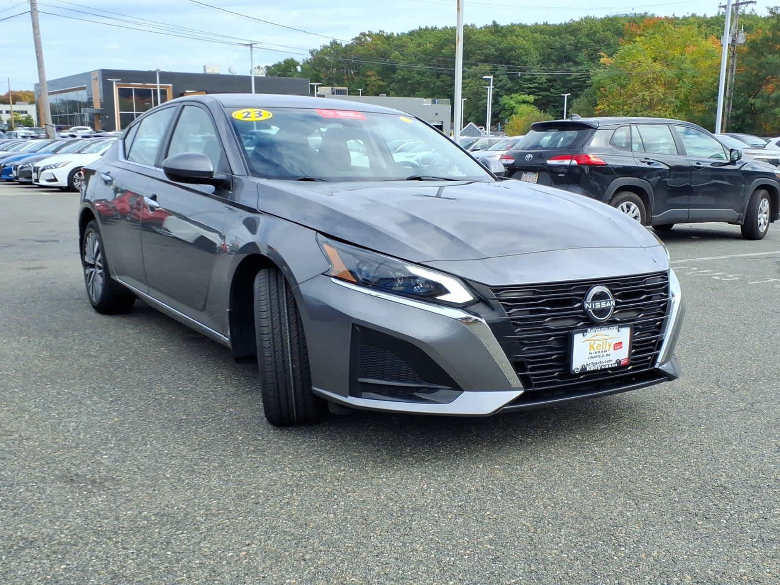 Used 2023 Nissan Altima 2.5 SV AWD/4WD image 3