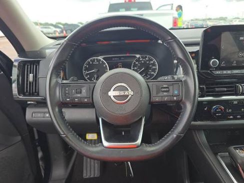Used 2023 Nissan Pathfinder SV w/ SV Premium Package AWD/4WD image 10