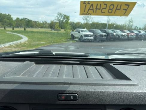 Used 2022 Ford F750 2WD Regular Cab Super Duty image 22