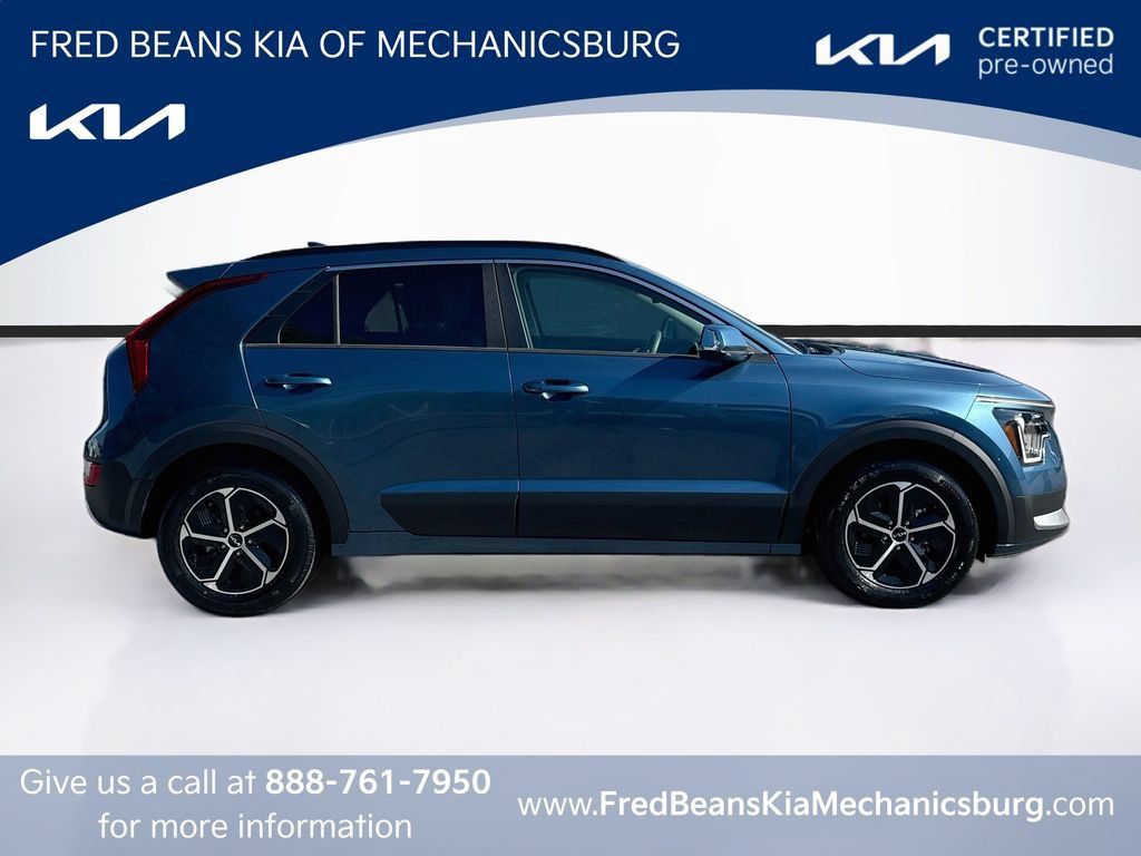 Certified 2025 Kia Niro EX FWD image 8