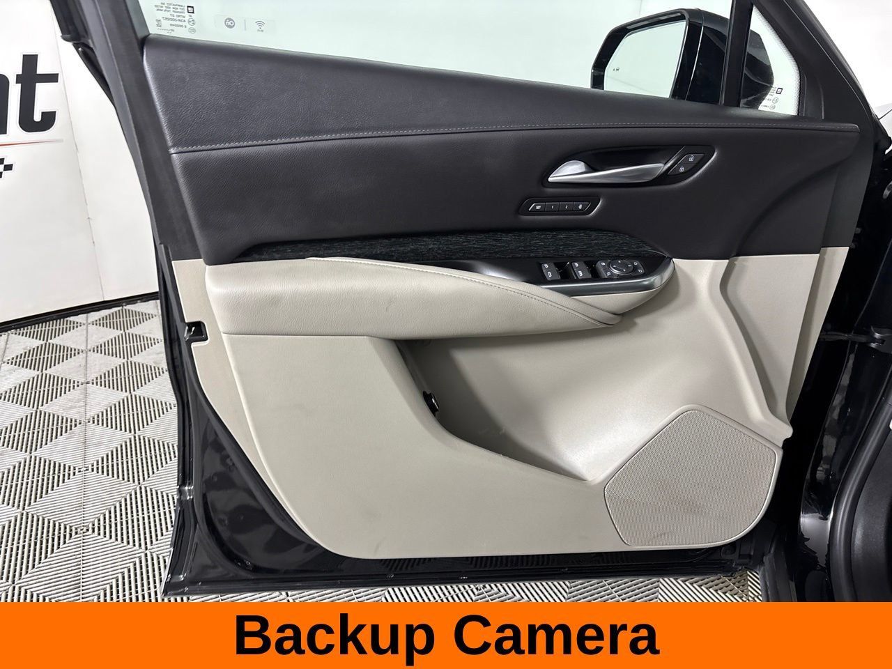 Used 2023 Cadillac XT4 Premium Luxury w/ Technology Package FWD image 10