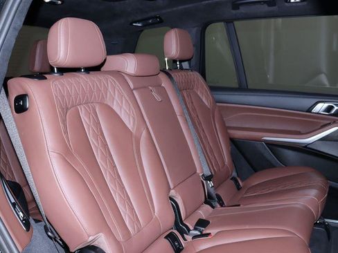 Used 2026 BMW X7 M60i AWD/4WD image 24