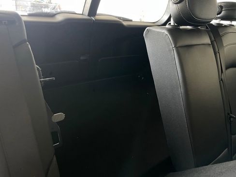 Used 2017 MINI Cooper Clubman S image 25