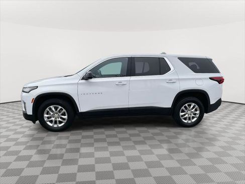 Used 2023 Chevrolet Traverse LS image 8