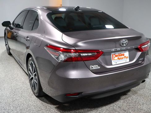 Used 2022 Toyota Camry XLE w/ Navigation Package image 9