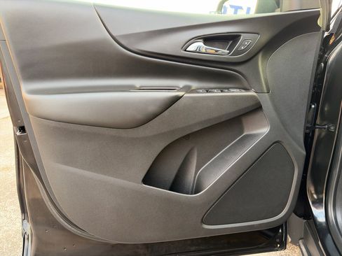 Used 2022 Chevrolet Equinox LT image 33