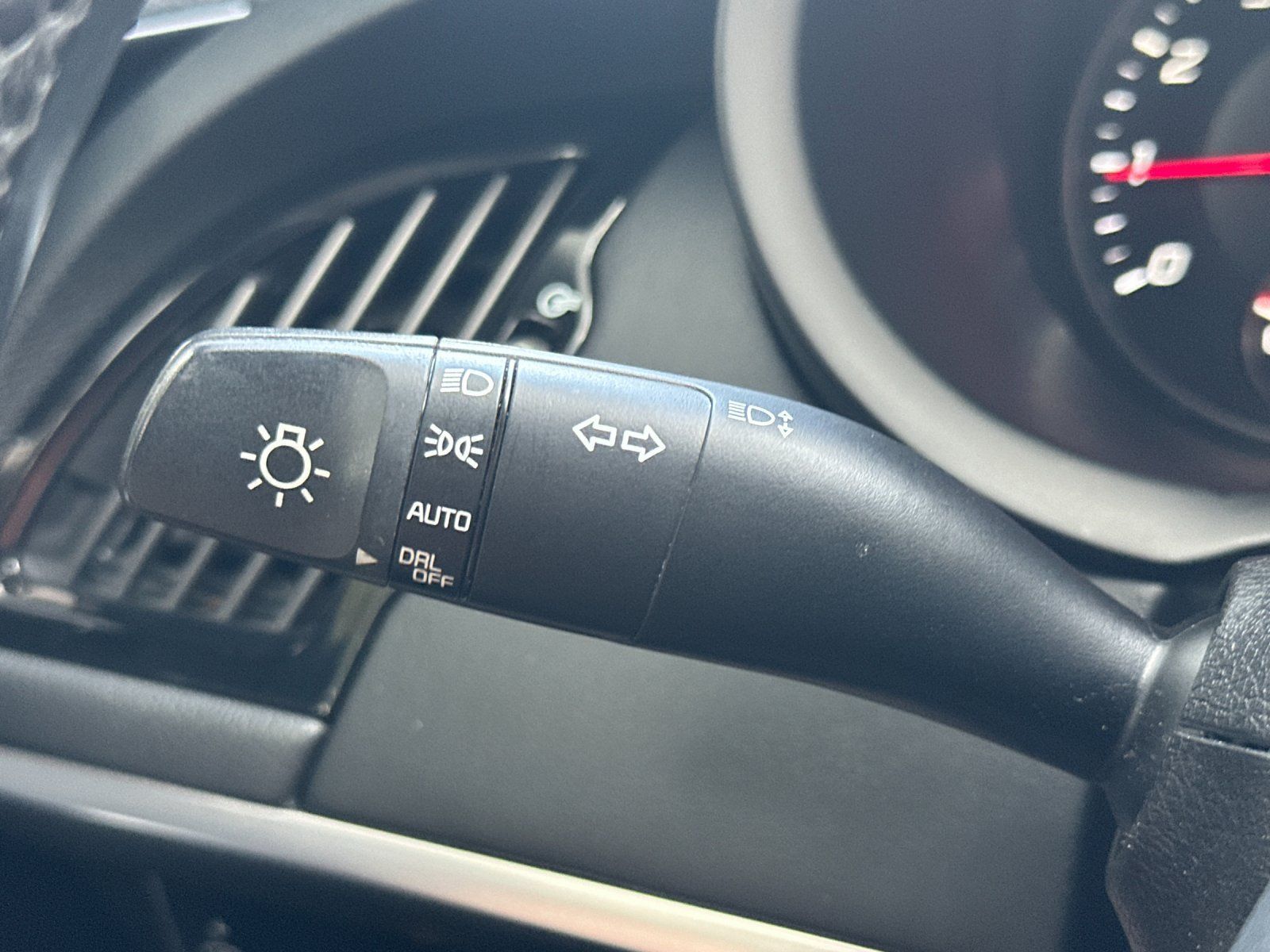 Used 2018 Kia Stinger Premium RWD image 25