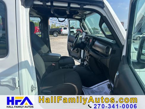 Used 2018 Jeep Wrangler Unlimited Sport AWD/4WD image 19