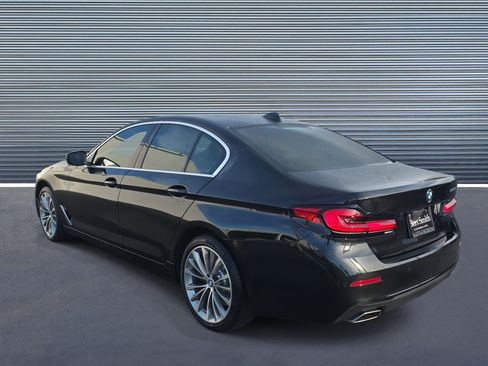 Used 2023 BMW 540i w/ Premium Package image 4