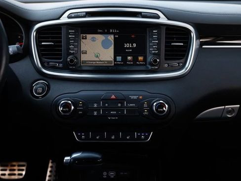 Used 2017 Kia Sorento SX image 45