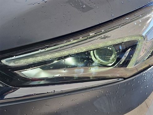 Used 2019 Buick Enclave Essence image 33