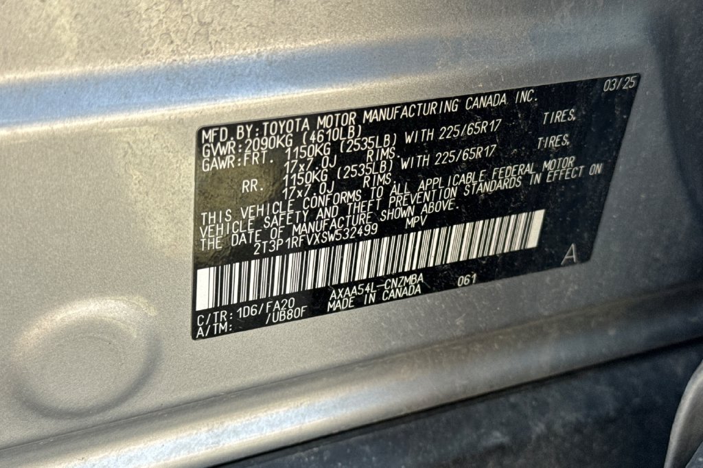 Used 2025 Toyota RAV4 XLE AWD/4WD image 32