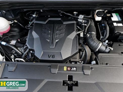 Used 2023 Kia Carnival LX FWD image 14
