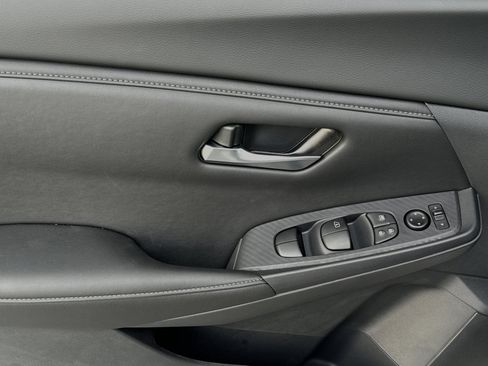 Certified 2025 Nissan Sentra SV FWD image 10
