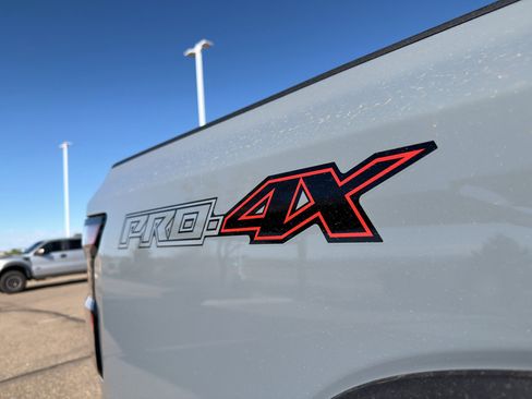 Used 2024 Nissan Frontier PRO-4X w/ Technology Package image 5