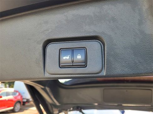 Used 2024 Nissan Rogue Platinum w/ Platinum Premium Package image 8