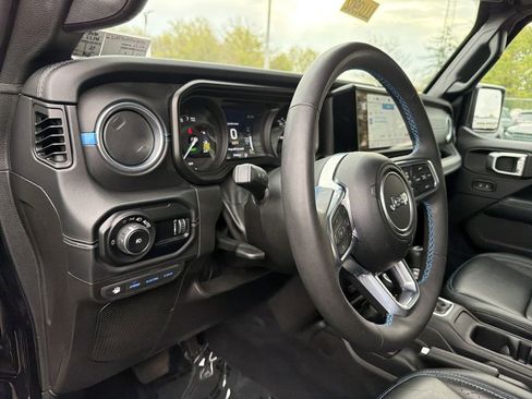 Used 2024 Jeep Wrangler High Altitude AWD/4WD image 21