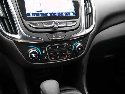 Used 2024 Chevrolet Equinox LT FWD image 8