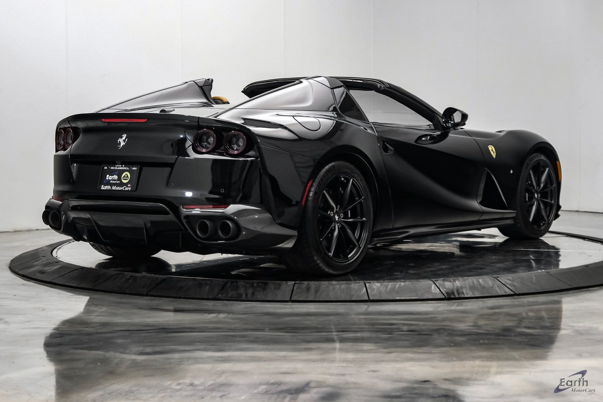 Used 2022 Ferrari 812 GTS RWD image 21
