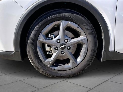 Used 2025 Kia K4 LXS image 10